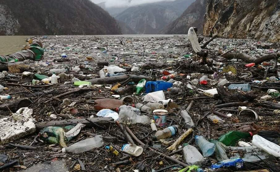 Ljudski otpad na Drini